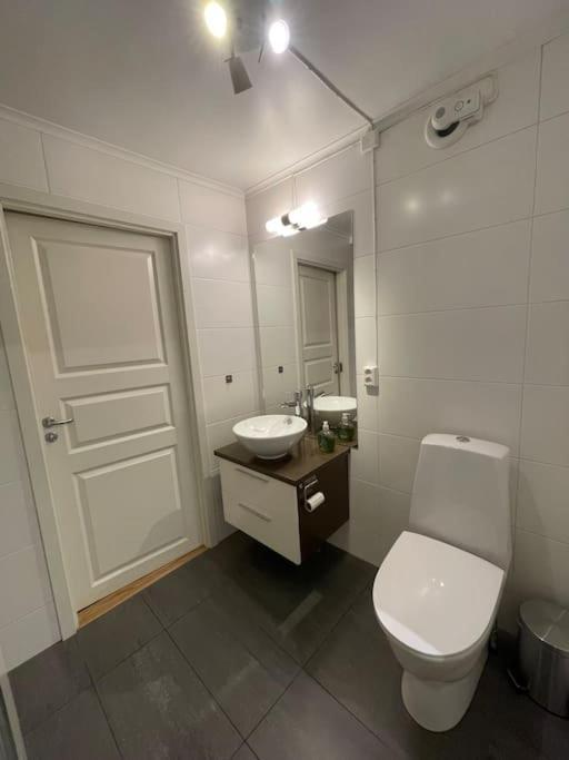 Revtind - Modern Apartment With Free Parking Narvik Eksteriør billede